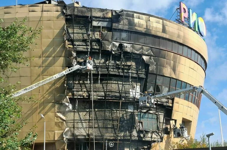 Пожар в торговом центре «Рио» на юго-западе Москвы полностью потушен