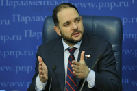 Депутат Мажуга назвал правильной идею отсрочки для выпускников, работающих в ОПК