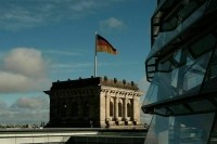 Германия планирует передать Киеву в 2024 году около 30 танков и 400 бронемашин