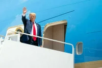 Трампа на уличных митингах защитят пуленепробиваемым стеклом