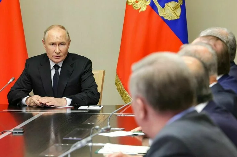Путин обсудил с Совбезом применяемые в СВО новые технические решения