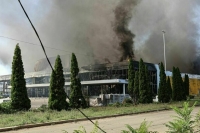 В МИД РФ назвали обстрел ТЦ в Донецке циничным и преднамеренным актом