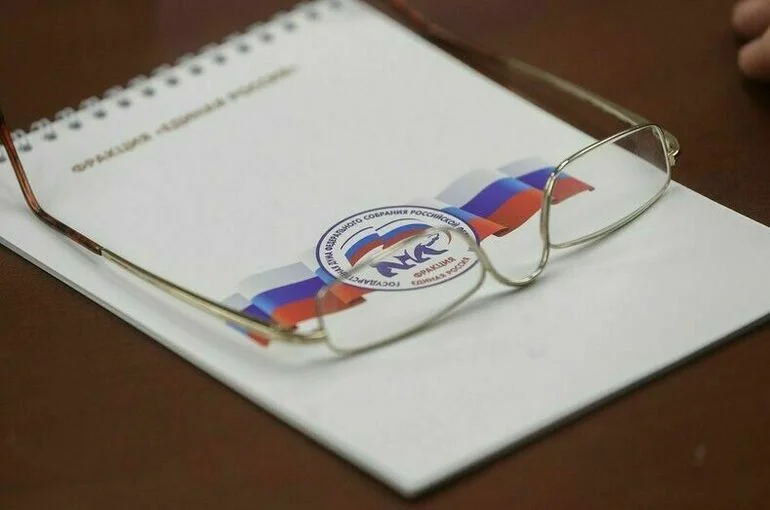 «Единая Россия» передаст медицинский груз для эвакуированных курян 
