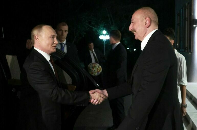 Путин и Алиев начали переговоры в узком составе