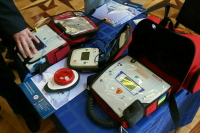 В Госдуме попросили Минпромторг уточнить, где появятся дефибрилляторы