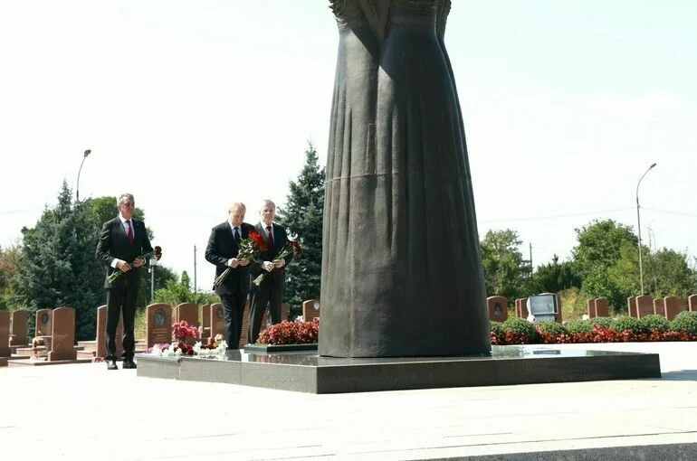 Путин встретился с матерями жертв теракта в Беслане 