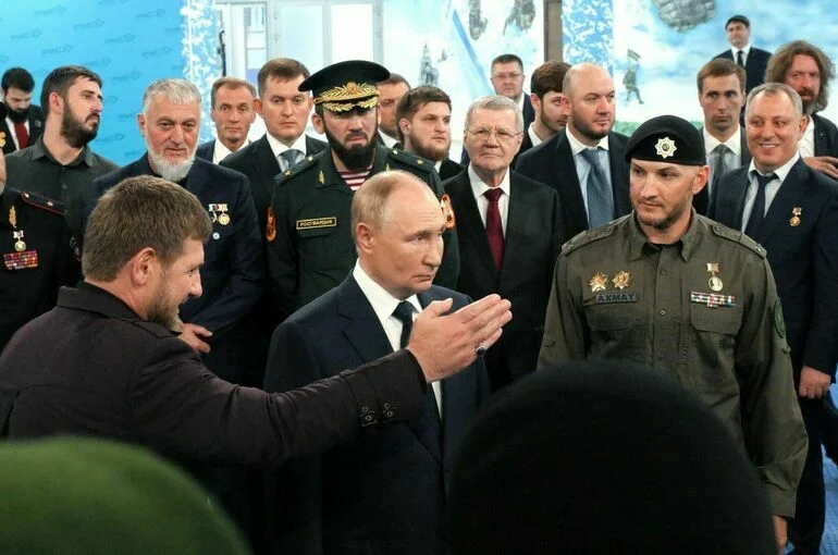 Путин встретился с добровольцами в Российском университете спецназа
