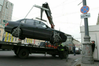 Депутат Нилов предложил информировать водителей об эвакуации машин