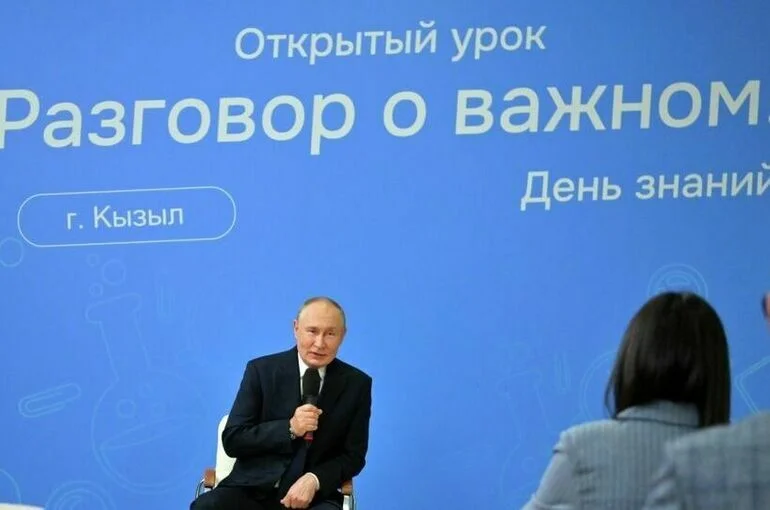 Путин посоветовал школьнику из Тувы копить на машину вместо мотоцикла