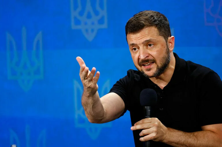 Зеленский признал сложную ситуацию в Донбассе, несмотря на атаку на Курскую область