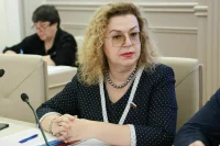Сенатор Епифанова объяснила разницу в зарплатах специалистов одной профессии
