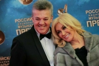 На Украине хотят конфисковать имущество певицы Таисии Повалий