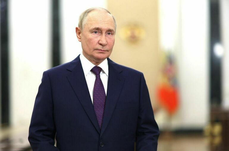 Путин поздравил Рахмона с Днем независимости Таджикистана