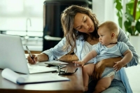 Рожать или работать: на что выгоднее потратить молодость