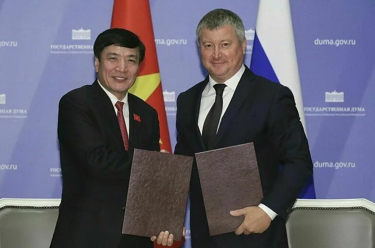 Подписано Соглашение о сотрудничестве между аппаратами Госдумы и Нацсобрания Вьетнама
