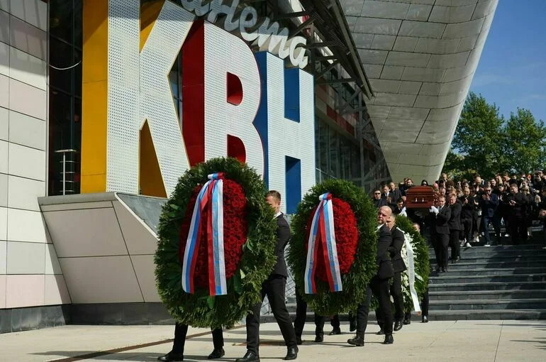Александра Маслякова похоронили на Новодевичьем кладбище