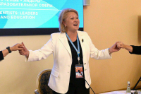 Сенатор Лилия Гумерова спела вместе с молодыми учеными