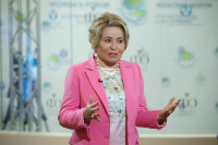 Матвиенко назвала дикостью проблемы с выездом из Молдавии местного депутата