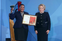 Матвиенко наградила женщин за борьбу с онкологией и помощь детям в Африке