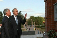 Володин посетил мемориальный комплекс «Буйничское поле» в Могилеве