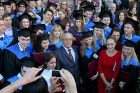 Для муниципальной службы пригодится диплом