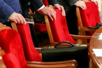 Кабмин уточнил, в каких случаях член совета директоров АО лишается полномочий