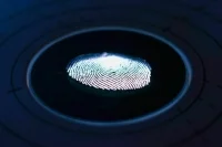СМИ Петербурга сообщили о случае мошенничества с помощью отпечатков пальцев