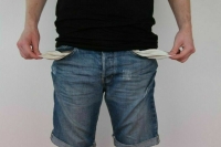 Должников хотят предупреждать о рисках банкротства в рекламе