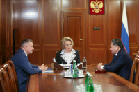 Матвиенко встретилась с губернатором Иркутской области и главой Республики Тыва