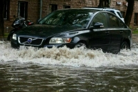 Москвичам рекомендовали отказаться от поездок на авто 8 октября из-за осадков