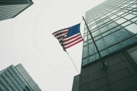 Харрис поддерживают 46 процентов жителей США