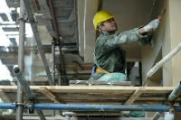 Спрос на строителей снижается, а на продажников растет