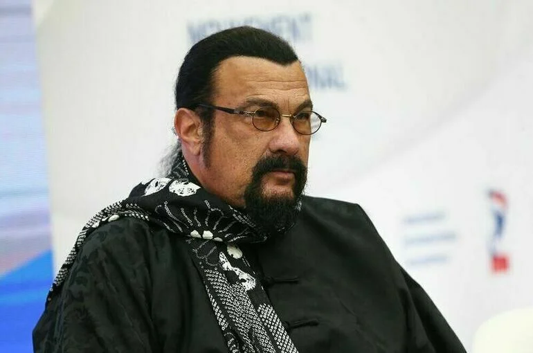 Стивен Сигал выразил готовность отправиться на СВО