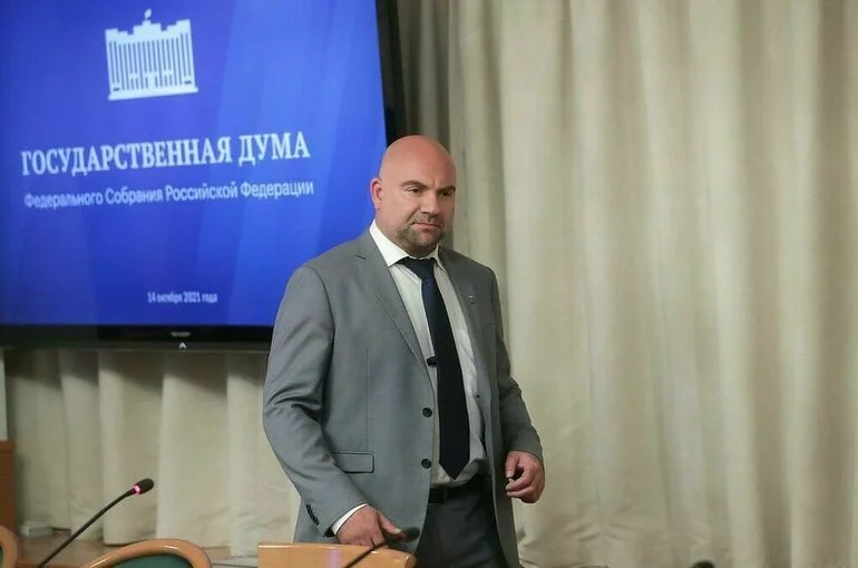 Депутат Баженов считает, что общество невозможно без нормальных отношений в семье