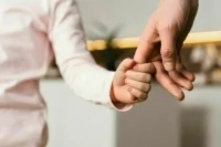Количество детей, которых можно взять под опеку, предлагают ограничить