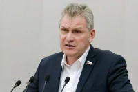 Депутаты попросили уточнить планы исполнения майских указов по зарплатам медиков