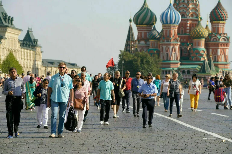 Поток туристов в Россию летом вырос на 11%