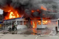 Пожар площадью 800 кв. м произошел на рынке в центре Воронежа