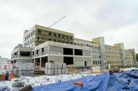 «Мобильные сенаторы» осмотрели стадион и стройплощадку детской больницы в Твери