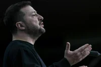 Зеленский посоветовал ВСУ отступать при нехватке солдат