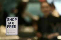 Кабмин продлил пилотный проект по tax free до 2027 года