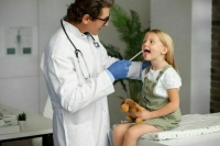 Вирусолог рассказал, насколько опасен для детей вирус Коксаки