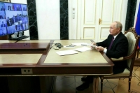 Путин: Россия в зоне СВО борется за сохранение своих культурных ценностей и языка