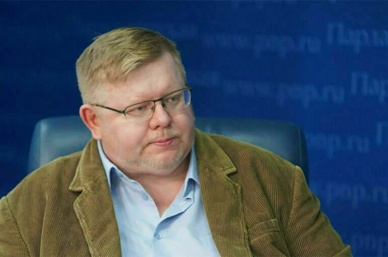 Политолог Данилин рассказал, кто может войти в президентскую команду Трампа
