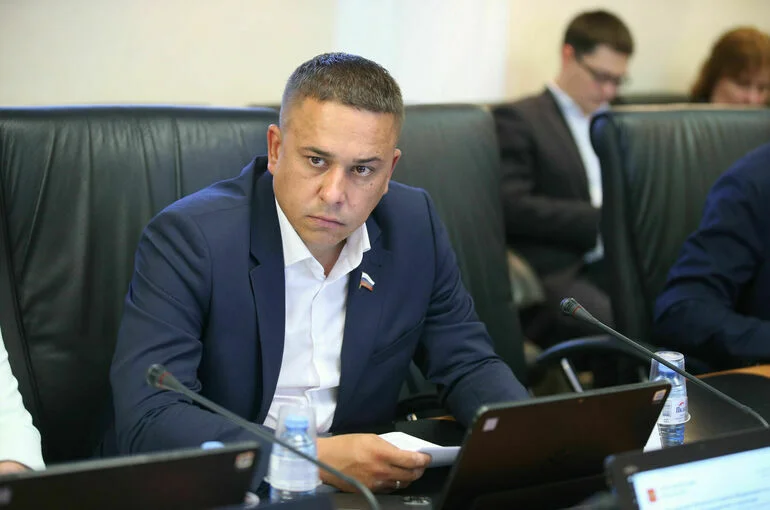 Сенатор Гибатдинов предложил разработать новые меры поддержки пожилых граждан