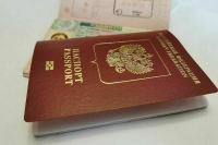 В Москве две сотрудницы полиции незаконно оформили 72 загранпаспорта