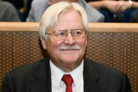 Путин поздравил режиссера Юрия Кару с юбилеем