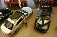 Штрафы для автодилеров просят ограничить стоимостью машин