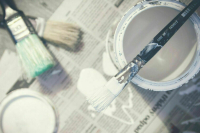 Вандалы изрисовали памятник на улице Кадырова в Москве