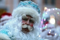 Парад Дедов Морозов прошел в Москве